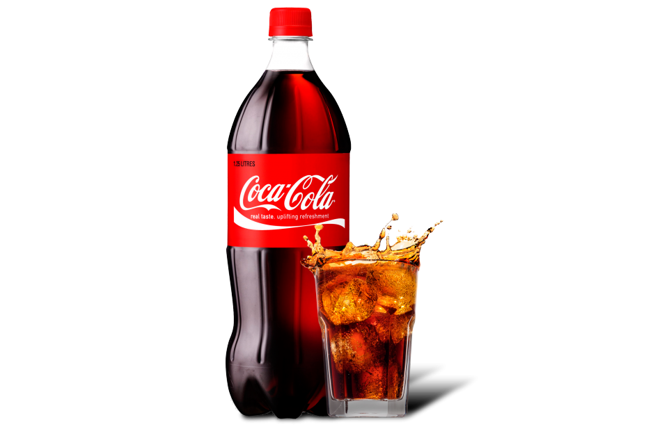 Coca cola png. Кока кола 0.5. Кока кола на белом фоне. Газировка на белом фоне. Кола без фона.