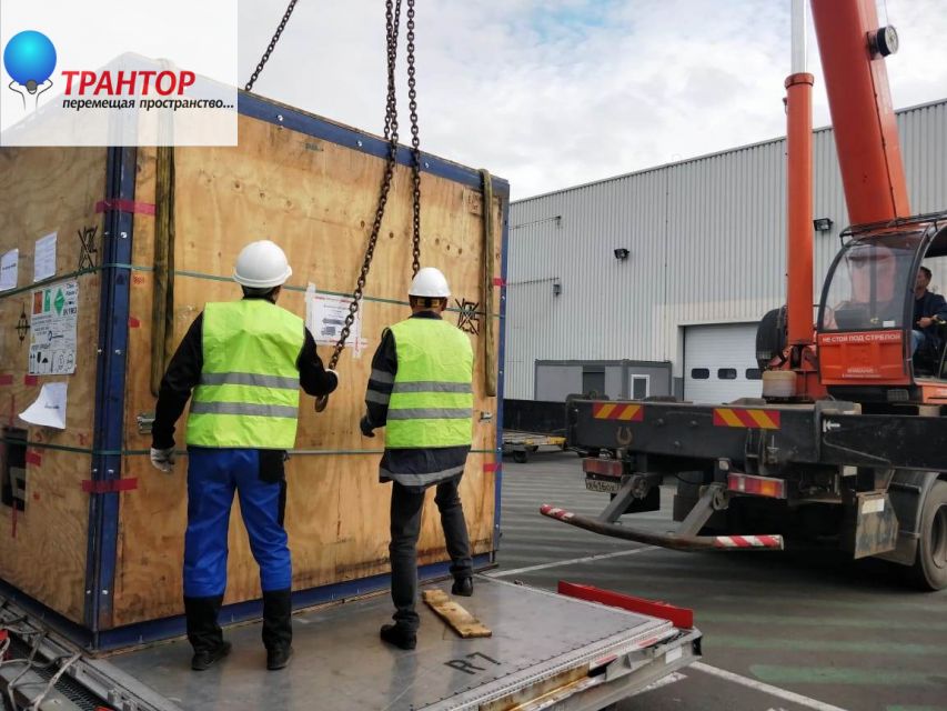 грузчик стропальщик. стропальщик такелажник. падение груза такелаж. такелаж разгрузка. стропальные работы.