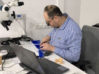 Особенности планирования конструкции с опорой на имплантаты под углом. Лектор Борис Фридзон